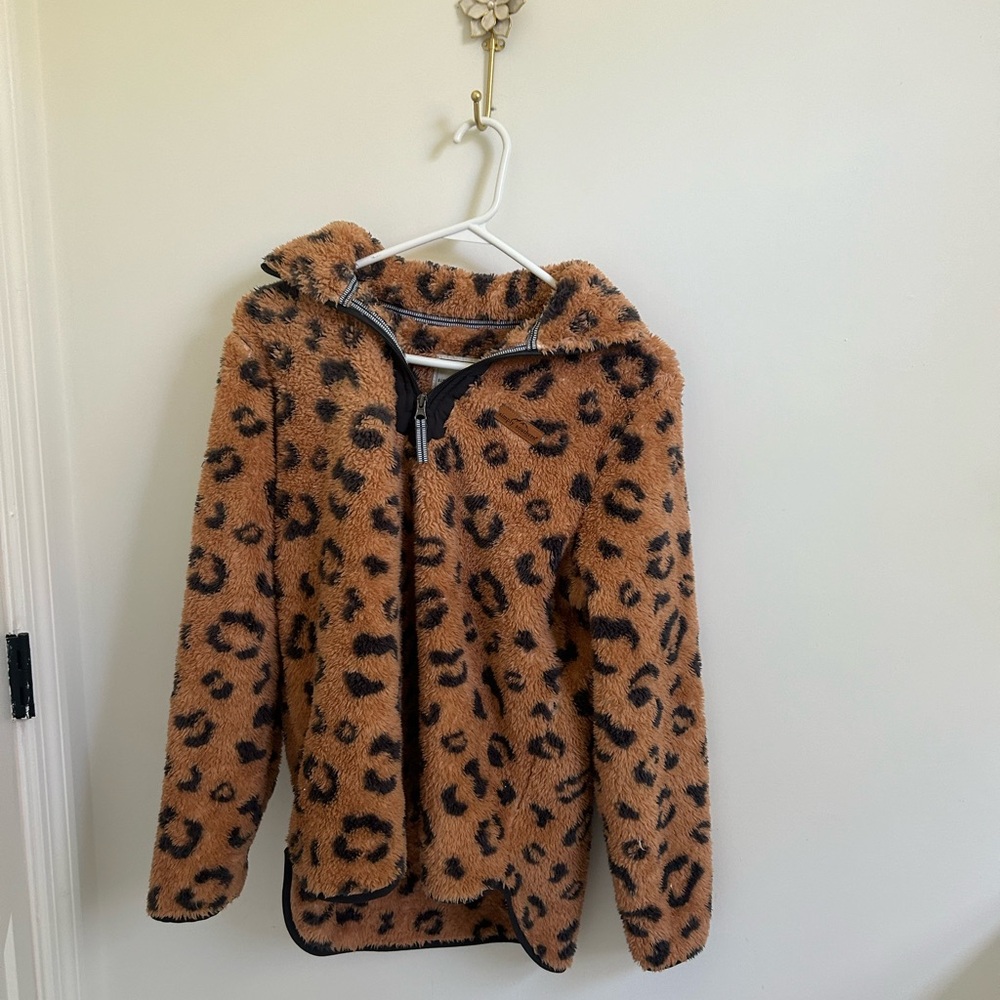 cheetah print pull over barely worn